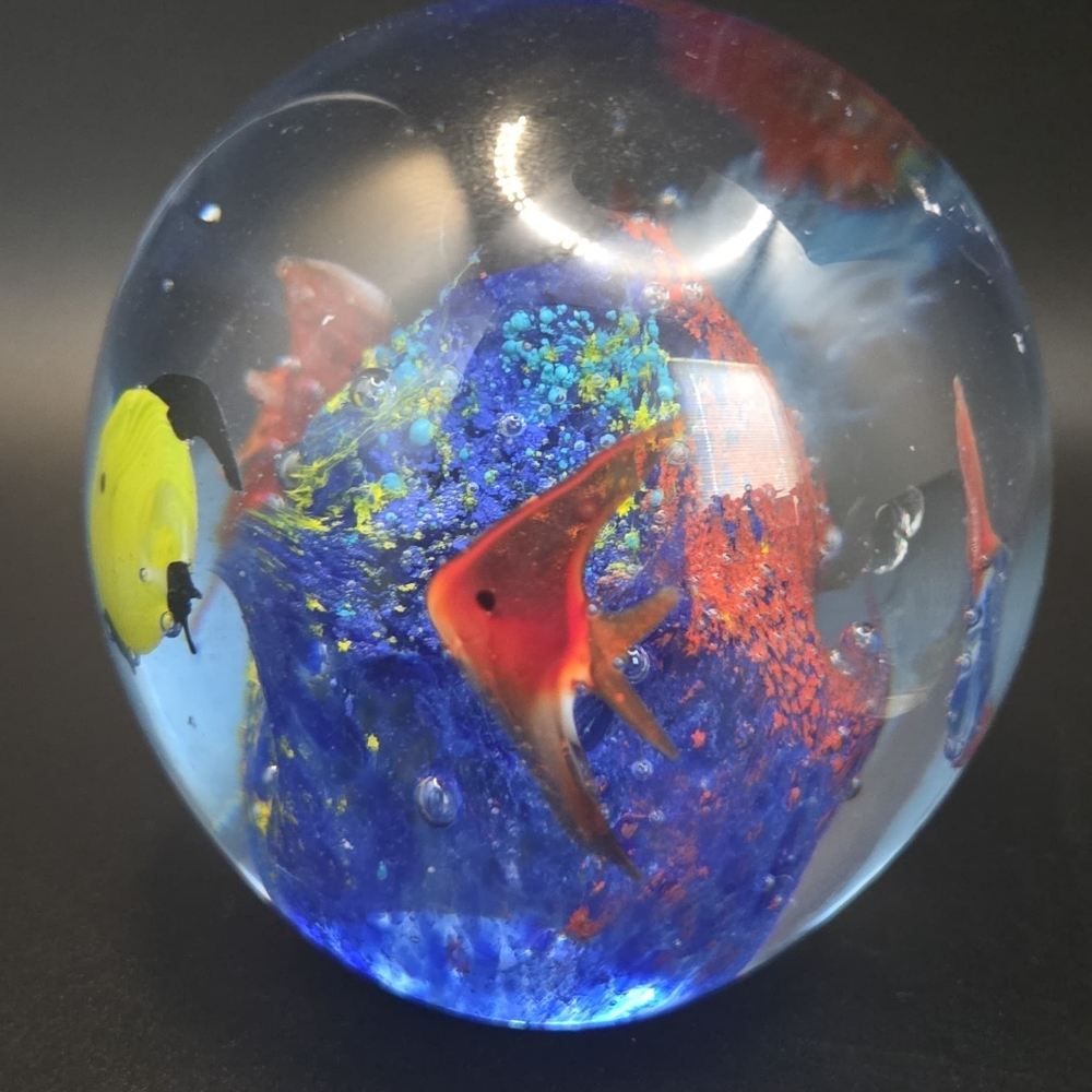 Vintage Italian Murano Fish Aquarium Collectors Paperweight Decor Ball Art